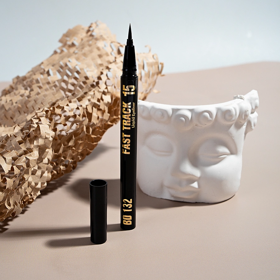 Подводка для глаз / BD 132 15 Fast Track Liquid Eyeliner 0,8 мл BEAUTYDRUGS купить по оптовым и розничным ценам