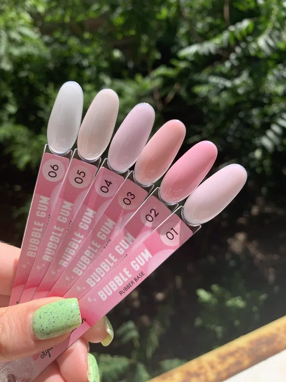 Покрытие базовое камуфлирующее №03 / Rubber Base Bubble Gum 15 гр Луи Филипп купить по оптовым и розничным ценам