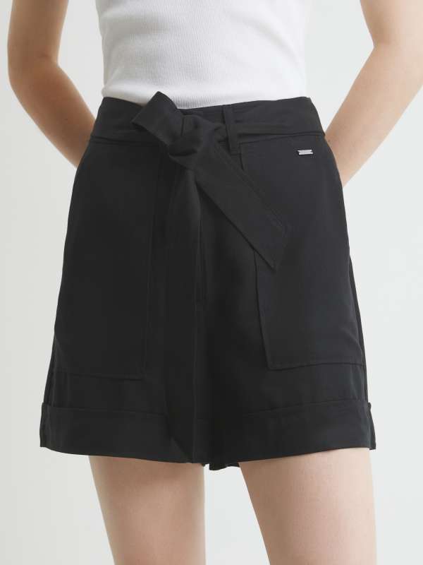 Женские шорты NEW NINA BELTED SHORT W5GD1RWG4C2/4666254, черный Guess купить по оптовым и розничным ценам