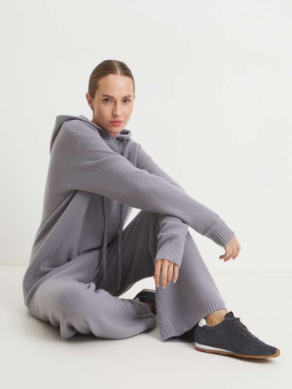 Женский вязаный костюм (джемпер и брюки) CC068/4300970, серый MAISON DAVID купить по оптовым и розничным ценам