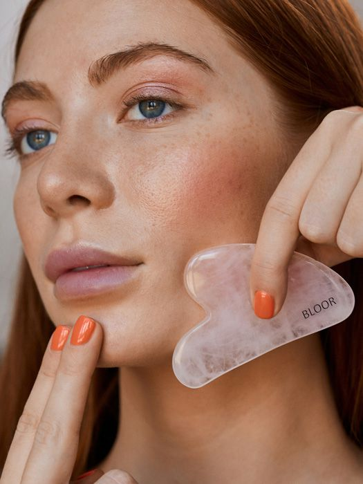 Скребок гуаша для массажа лица из натурального розового кварца, сердце BLOOR купить по оптовым и розничным ценам